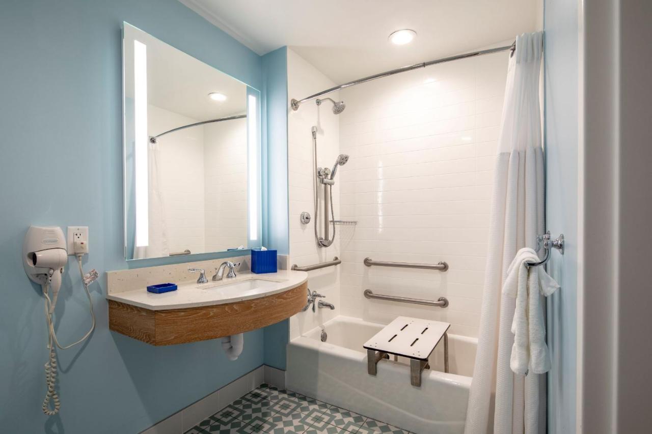Universal’s Endless Summer Resort – Dockside Inn&Suites Orlando Værelse billede